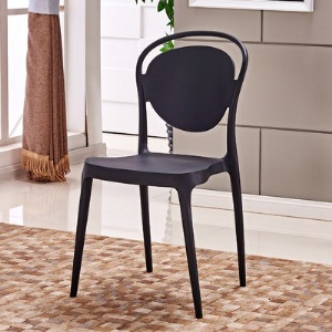 Chaise en plastique antidérapant