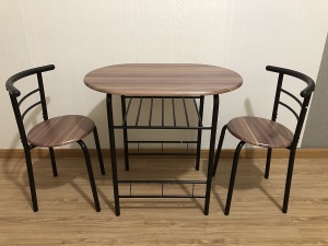Ensemble de table et de chaises( une table + deux chaises)