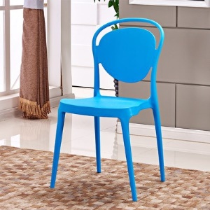 Chaise en plastique antidérapant