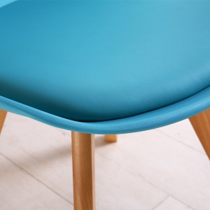 Chaise de salle en plastique et bois massif antidérapant