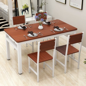 Set de table et de chaise résistant aux rayures