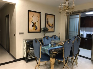 Table de salle à manger et chaises avec cadre en acier inoxydable