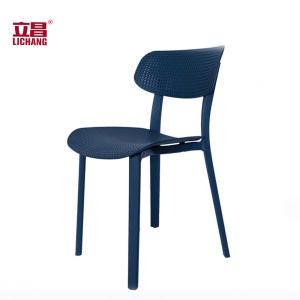 Chaise en plastique antidérapant