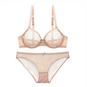 Ensemble de Soutien gorge et culotte en filet dentelle