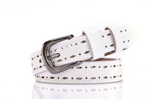 Ceinture en cuir pour femmes avec boucle en alliage
