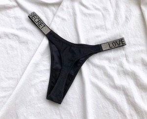 Femme sexy culotte avec strass à la mode