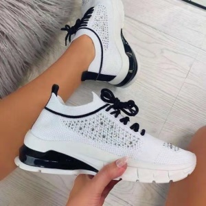 Chaussures de sport pour femmes  en microfibre