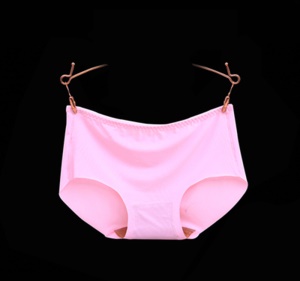 Slip femme culotte en soie glacée