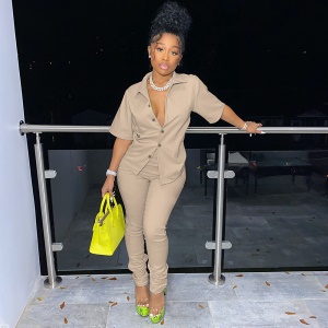 Ensemble chemise courte + pantalon pour femme