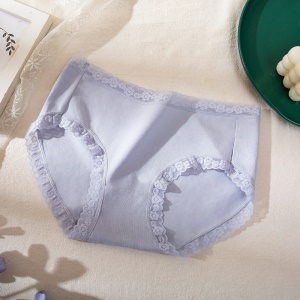 Culotte  respirante simple en dentelle
