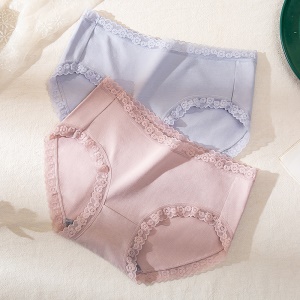 Culotte  respirante simple en dentelle