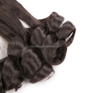 Extension de cheveux ondulé lot de 3 pièces avec trois longueurs différentes en fibres de haute température