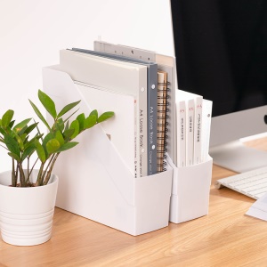 Porte magazines et documents en plastique blanc