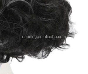 Perruque cosplay en avec coiffure du charactère Cruella de 12 pouces en fibre synthétique