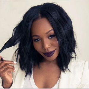 Perruque synthétique aux cheveux courts