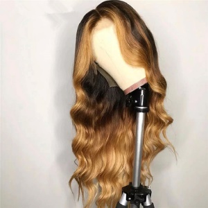 Perruque synthétique  longue aux cheveux ondulés