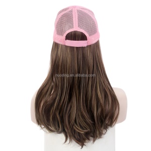 Perruque casquette de baseball rose réglable aux cheveux bruns et ondulée