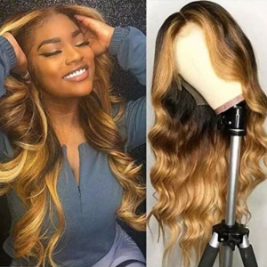 Perruque synthétique  longue aux cheveux ondulés