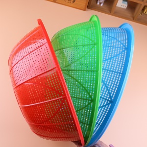 Passeoire  ronde en plastique  pour lavage des aliments