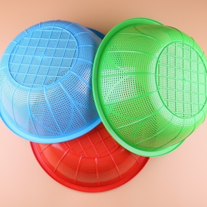 Passeoire  ronde en plastique  pour lavage des aliments