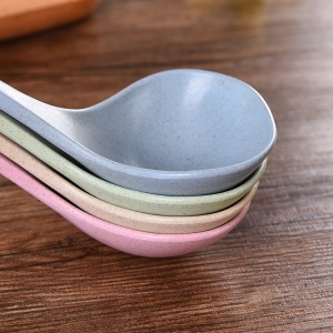Cuillère en paille de blé avec long manche