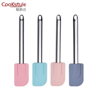 Spatule en silicone et manche en acier inoxydable et tête