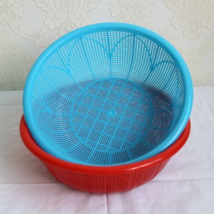 Passeoire  ronde en plastique  pour lavage des aliments