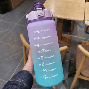 Bouteille graduée pour activité sportive de grande capacité