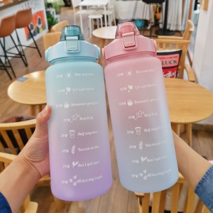 Bouteille graduée pour activité sportive de grande capacité
