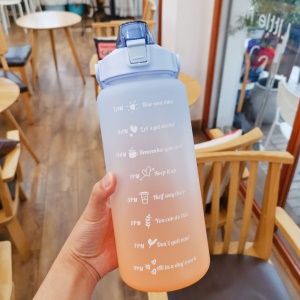 Bouteille graduée pour activité sportive de grande capacité