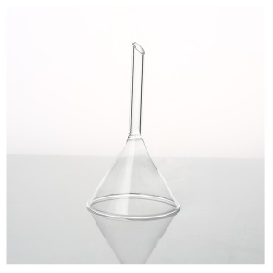 Entonnoir conique triangulaire calibre 60/90mm verre/plastique