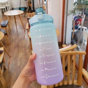 Bouteille graduée pour activité sportive de grande capacité