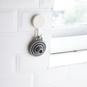 Entonnoir en silicone rétractable et pliable calibre 8cm