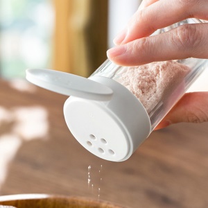 Bouteille d'assaisonnement avec les trous de versement