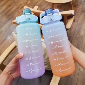 Bouteille graduée pour activité sportive de grande capacité