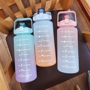 Bouteille graduée pour activité sportive de grande capacité