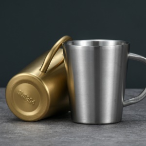 Chopes à bière en acier inoxydable avec poignée