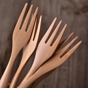 Fourchette à fruits en bois épaissie longueur 15cm
