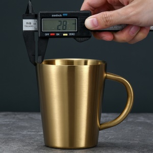 Chopes à bière en acier inoxydable avec poignée