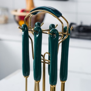 Ensemble de 7 pièces d'ustensiles de cuisine en acier inoxydable (spatule/spatule/cuillère à soupe/passoire/cuillère à riz/cuillère de pêche/support de rangement)