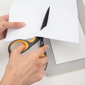 Ciseaux pratiques avec poignée en plastique  75mm