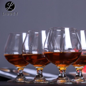 Verres à vin de style européen transparents