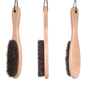 Brosse à chaussures à manche long en bois et tête  en laine douce