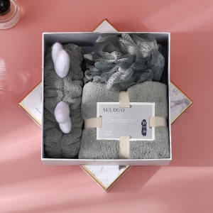 Boîte cadeau de bain 3 pièces (bandeau attache-cheuveux + boule de bain moussante + serviette) polaire de corail
