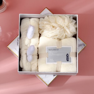 Boîte cadeau de bain 3 pièces (bandeau attache-cheuveux + boule de bain moussante + serviette) polaire de corail