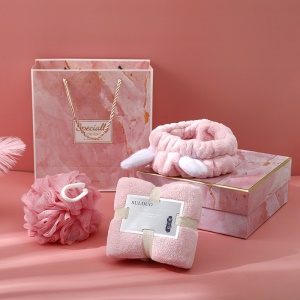 Boîte cadeau de bain 3 pièces (bandeau attache-cheuveux + boule de bain moussante + serviette) polaire de corail
