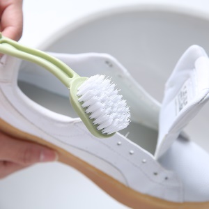 Brosse à chaussures de nettoyage à deux têtes avec poils fins PP à long manche