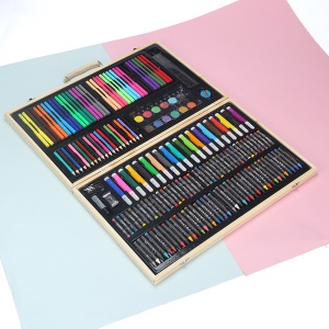 Ensemble de 180 crayons aquarelle dans une boîte en bois