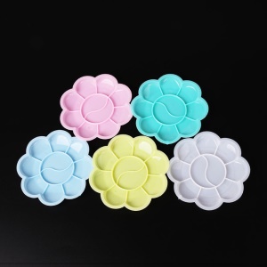 Palette de peinture en plastique en forme de fleur de prunier