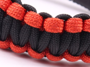 Bracelet en corde de parachute tressée pour l'extérieur